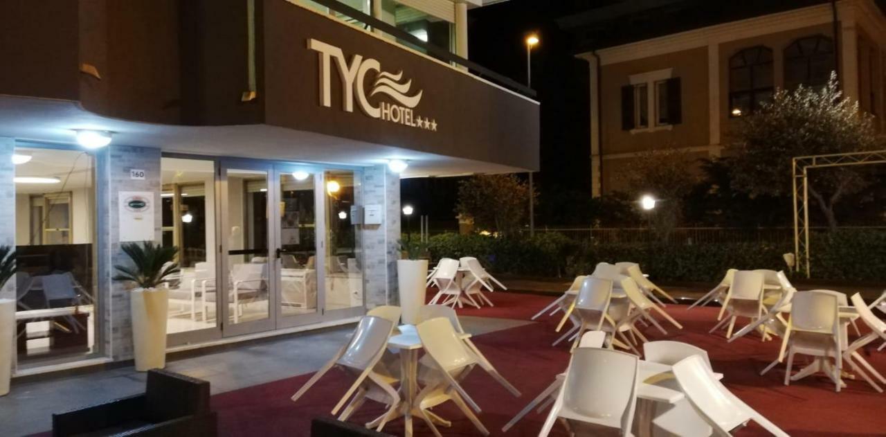 Tyc Hotel Viserbella di Rimini Esterno foto